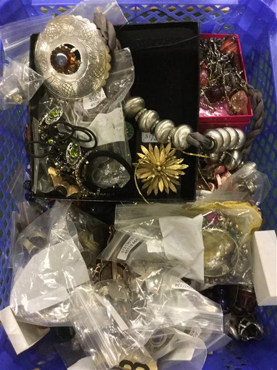 Collection Eastern rings and other jewellery